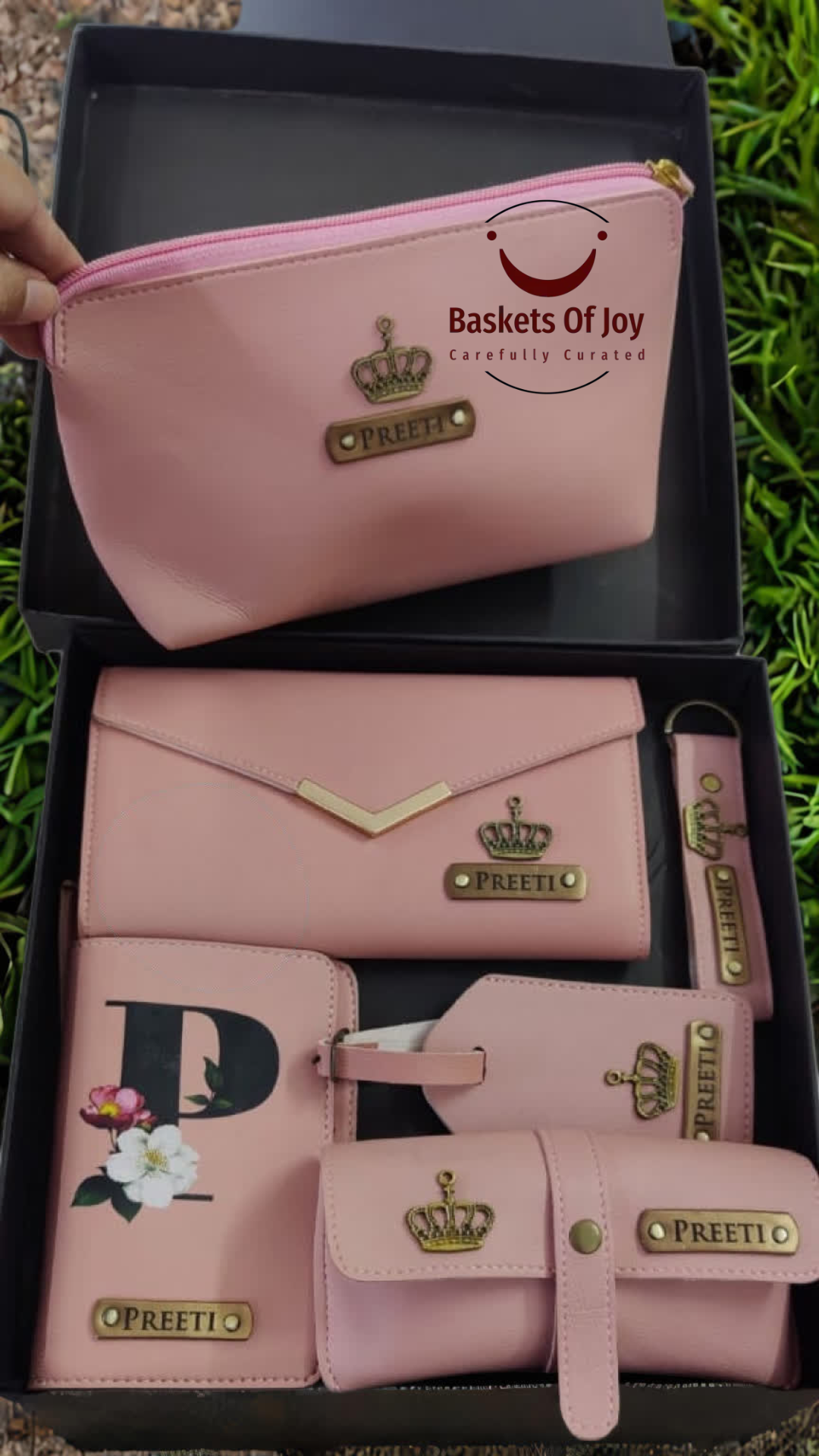 Pink personalized gift set: handbag, wallet, luggage tags