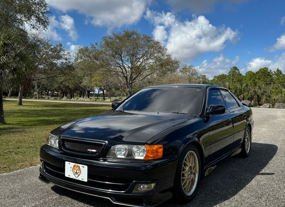 1999 Toyota Chaser Tourer V – Classic JDM sports sedan for sale.