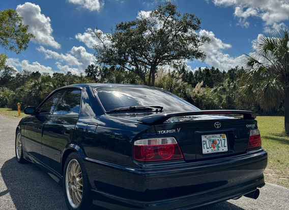 1999 Toyota Chaser Tourer V – Classic JDM sports sedan for sale.
