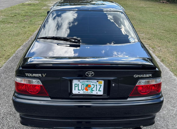 1999 Toyota Chaser Tourer V – Classic JDM sports sedan for sale.