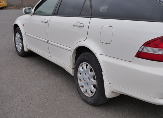 Side profile 2000 Honda Accord Wagon 4WD white JDM