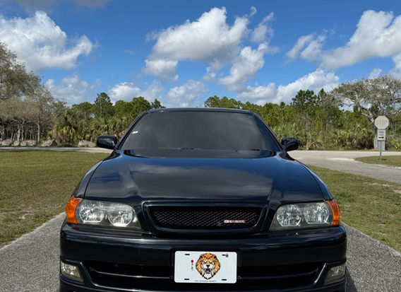 1999 Toyota Chaser Tourer V – Classic JDM sports sedan for sale.