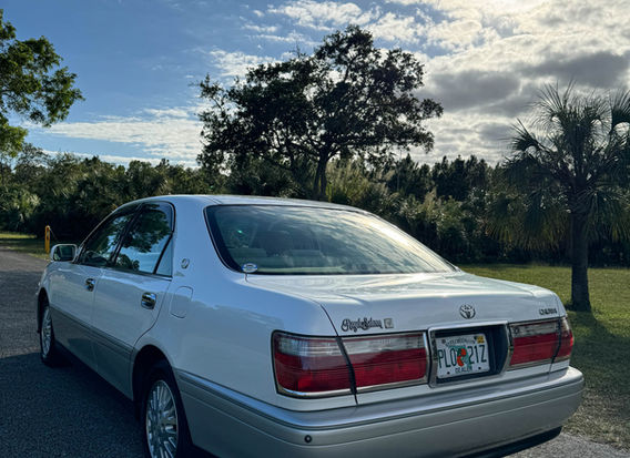 1999 Toyota Crown Royal Saloon for Sale – Luxurious JDM sedan with elegant design, smooth performance, and spacious comfort. Available now at Lion JDM Imports LLC.