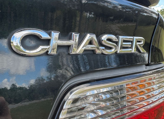 1999 Toyota Chaser Tourer V – Classic JDM sports sedan for sale.