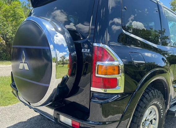 1999 Mitsubishi Pajero Turbo Diesel 4WD rear view