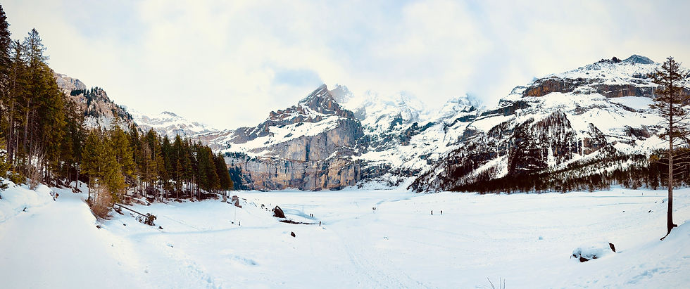 ...wir einen ersten Blick auf den See werfen konnten.