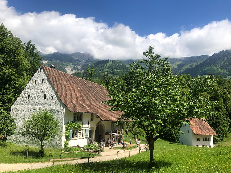 Bauernhaus aus Therwil um 1675. Auch bekannt unter dem Namen Hüginhaus, benannt nach seinem letzten Besitzer, der bis 1974 darin lebte.