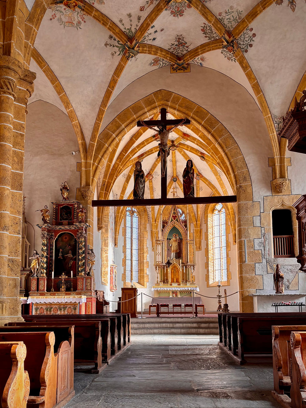 Der erste Blick beim Betreten der Kirche.