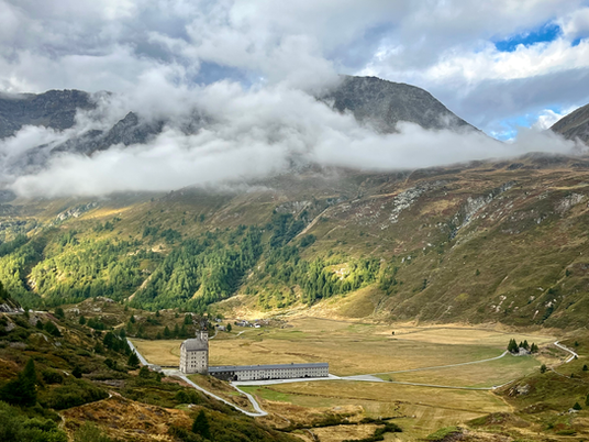 Simplonpass Abenteuer: Napoleon, Granitadler & geheime Hospize – Wandern und Entdecken zwischen Wallis & Domodossola
