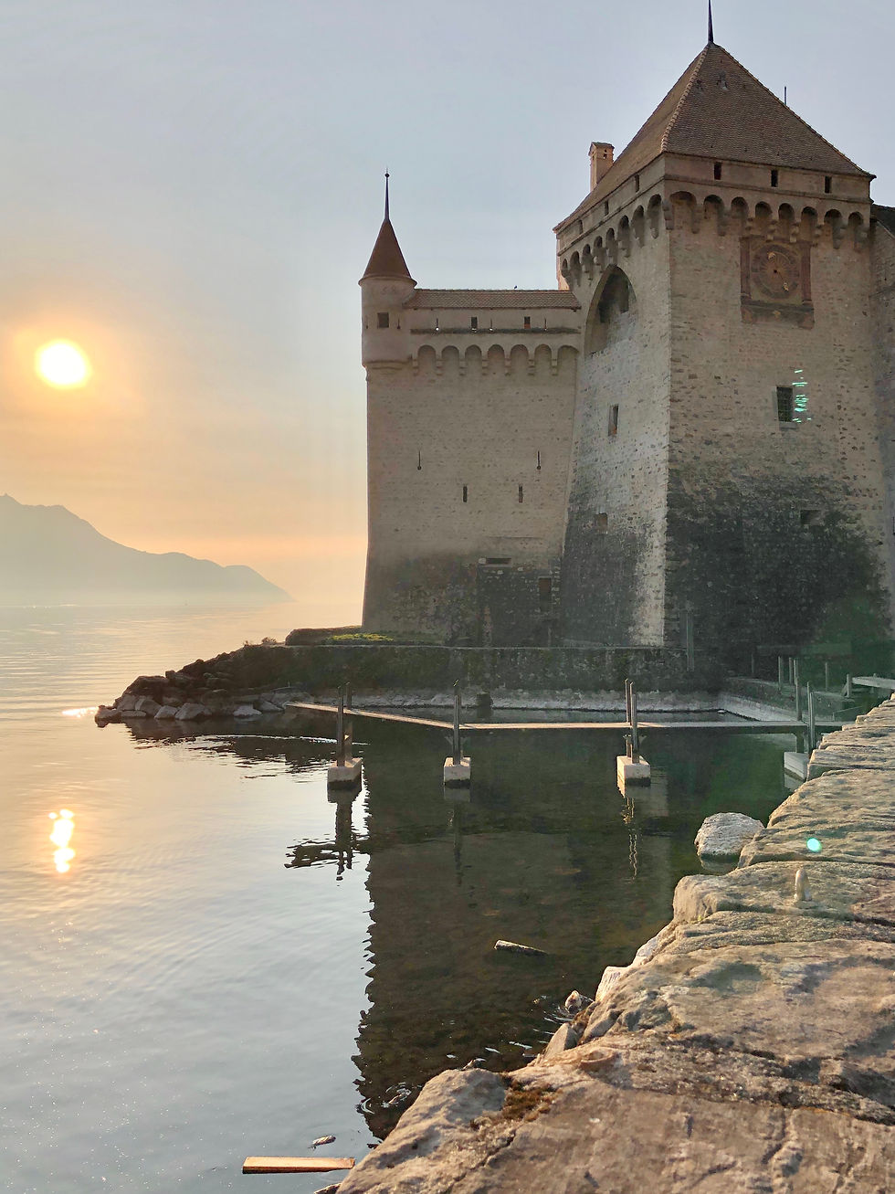 Ausblick von Chillon über den Genfersee nach Frankreich.