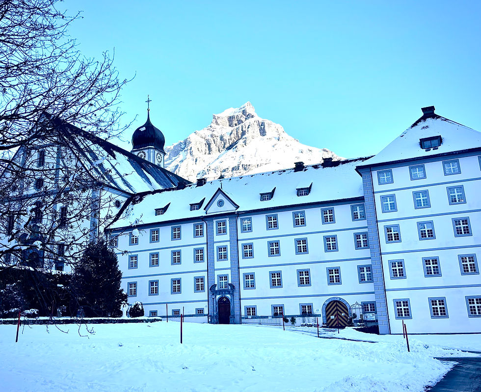 Kloster Engelberg im Winter.