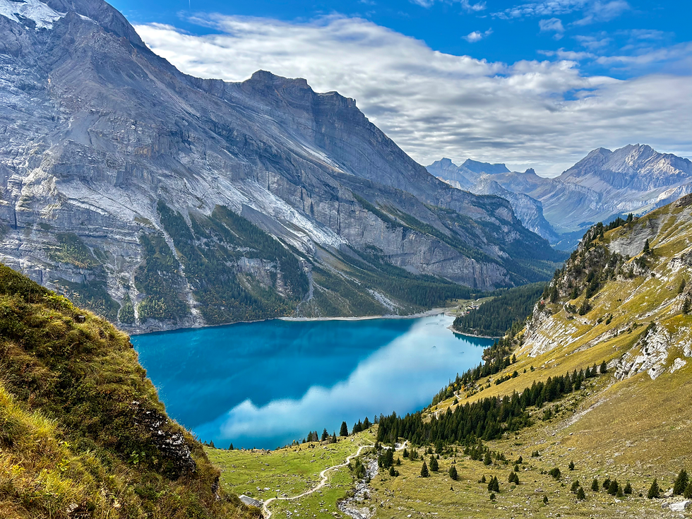 Der Oeschinensee im Berner Oberland.