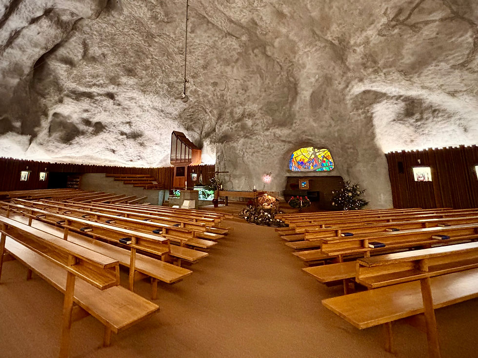 Im Inneren der Kirche...
