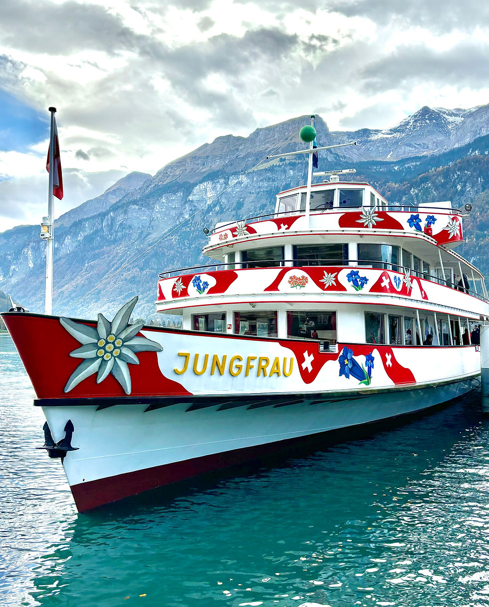 Erst mal aufs Schiff, wo Enzian und Edelweiss nicht fehlen dürfen...