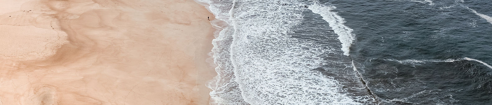 Ufer des Sandstrandes