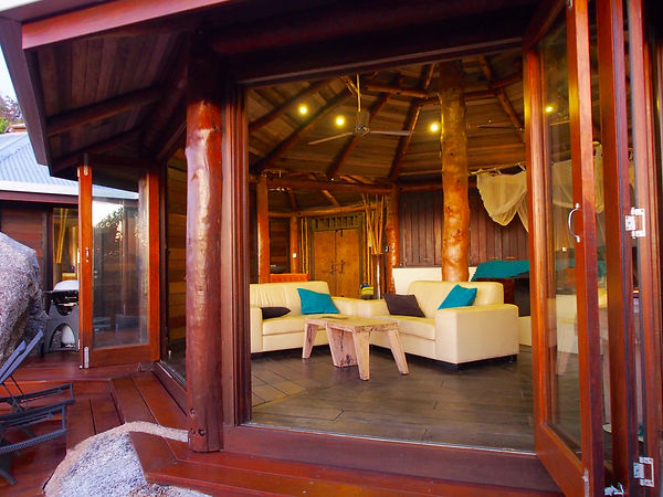 Lounge 2.jpg