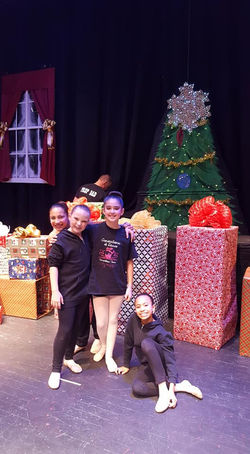 48379786_2245399759081682_23134047501098