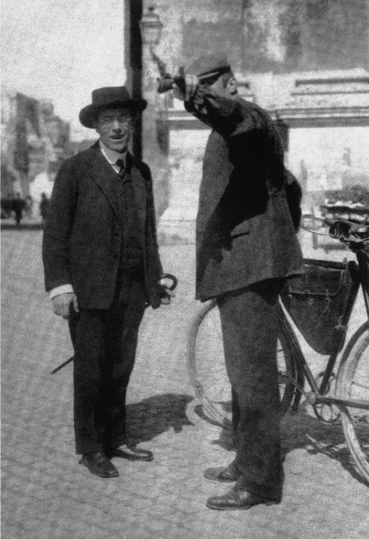 Gustav Mahler asking for directions