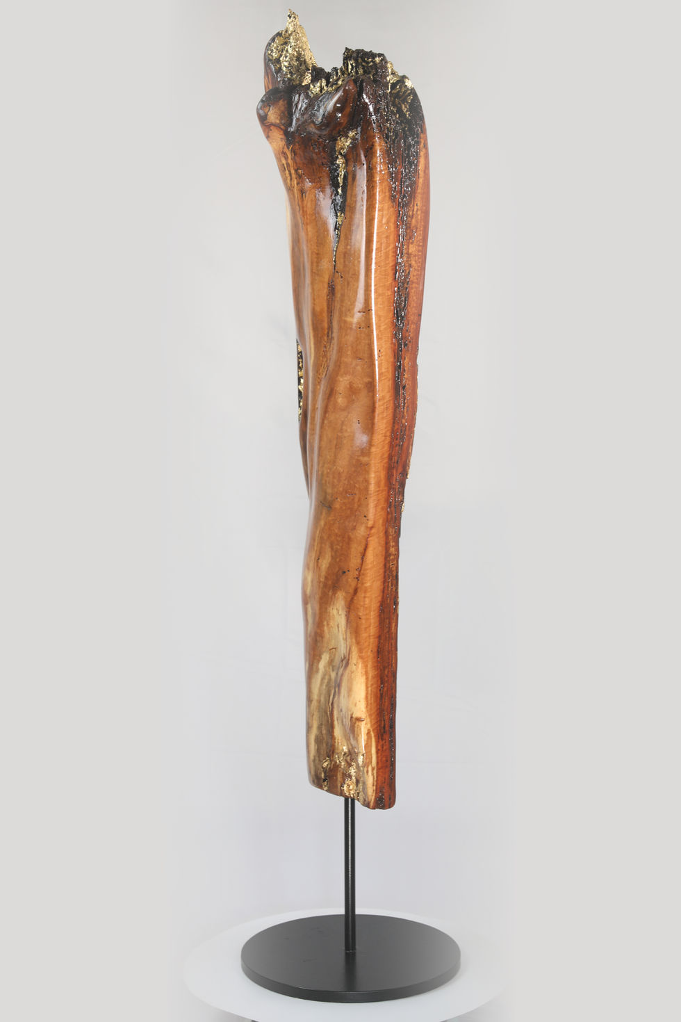 Outdoor - Holzskulptur mit Blattgold, Birnbaum, H180cm