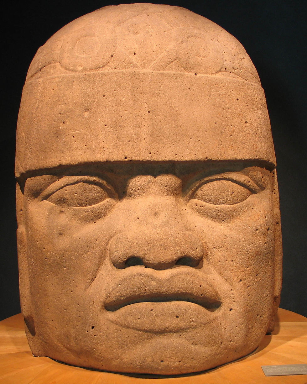 20041229-Olmec_Head_(Museo_Nacional_de_Antropología)_edited.jpg