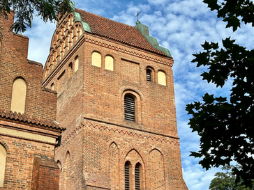 Zewnętrzny widok kościoła Nawiedzenia Najświętszej Maryi Panny