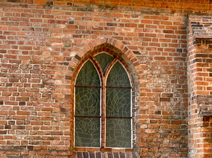 Zewnętrzny widok kościoła Nawiedzenia Najświętszej Maryi Panny