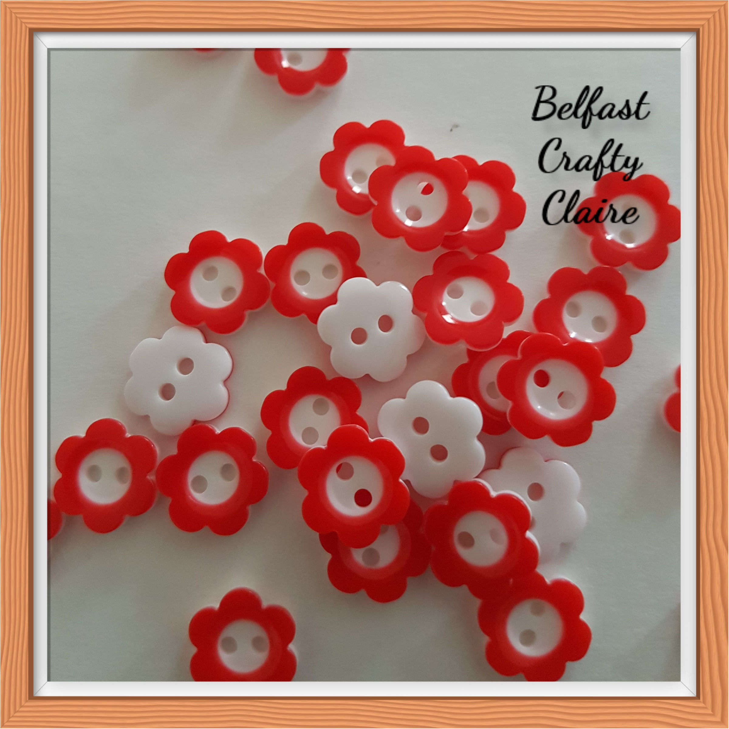 Baby Flower Edged Resin Buttons - RED - 11.5mm