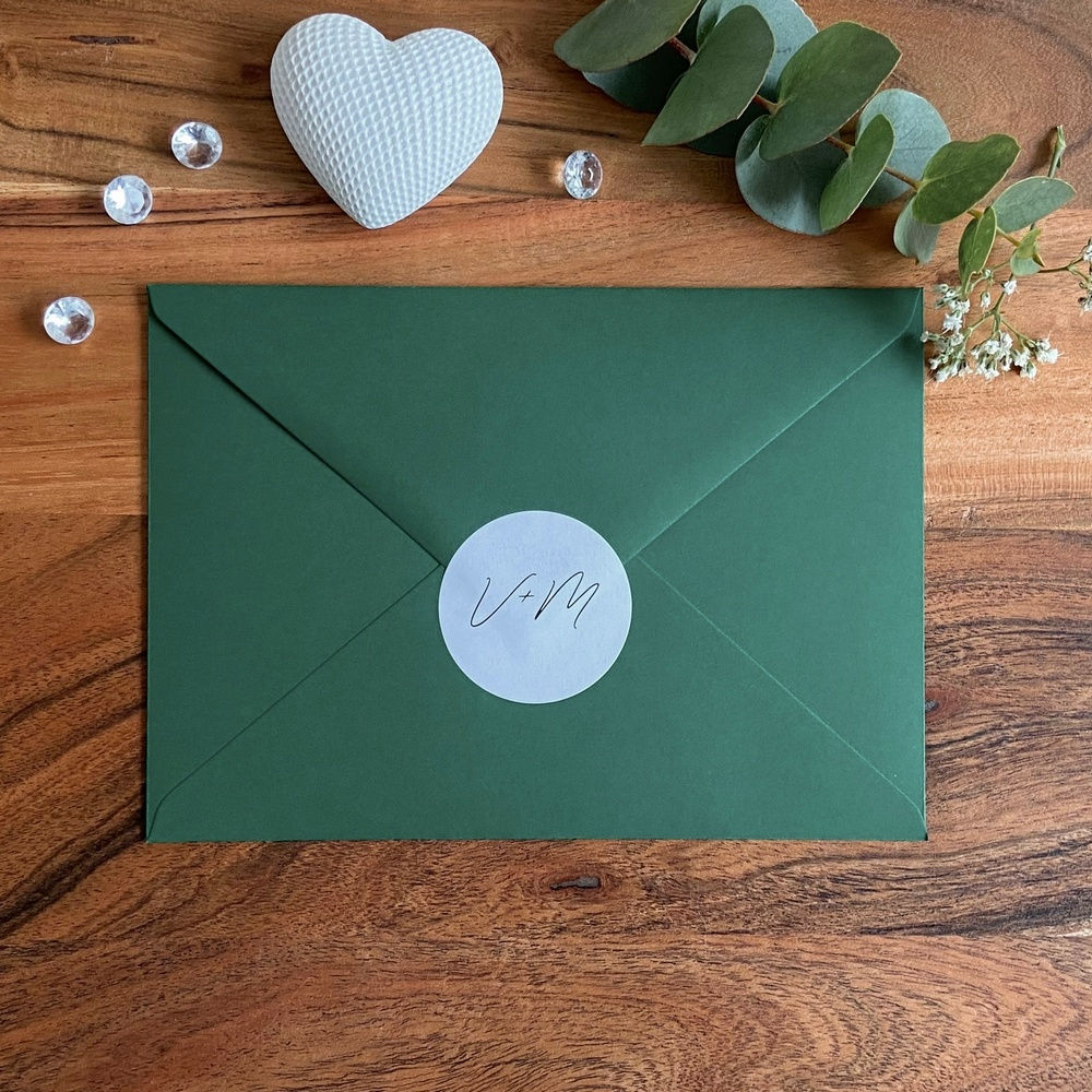 Tmavě zelená obálka na svatební oznámení