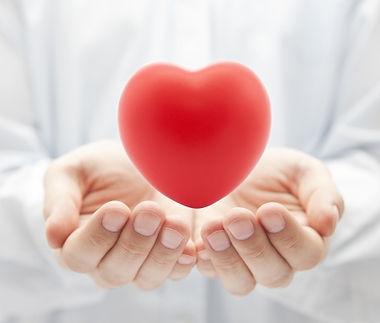 11296342-seguro-de-salud-o-concepto-de-amor.jpg