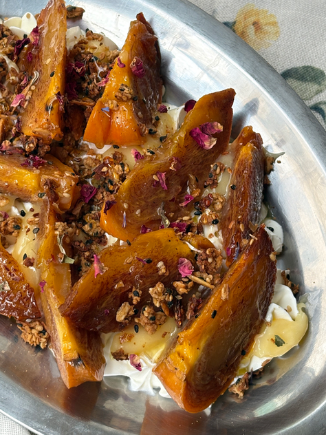 Kakis rôtis et labneh maison 