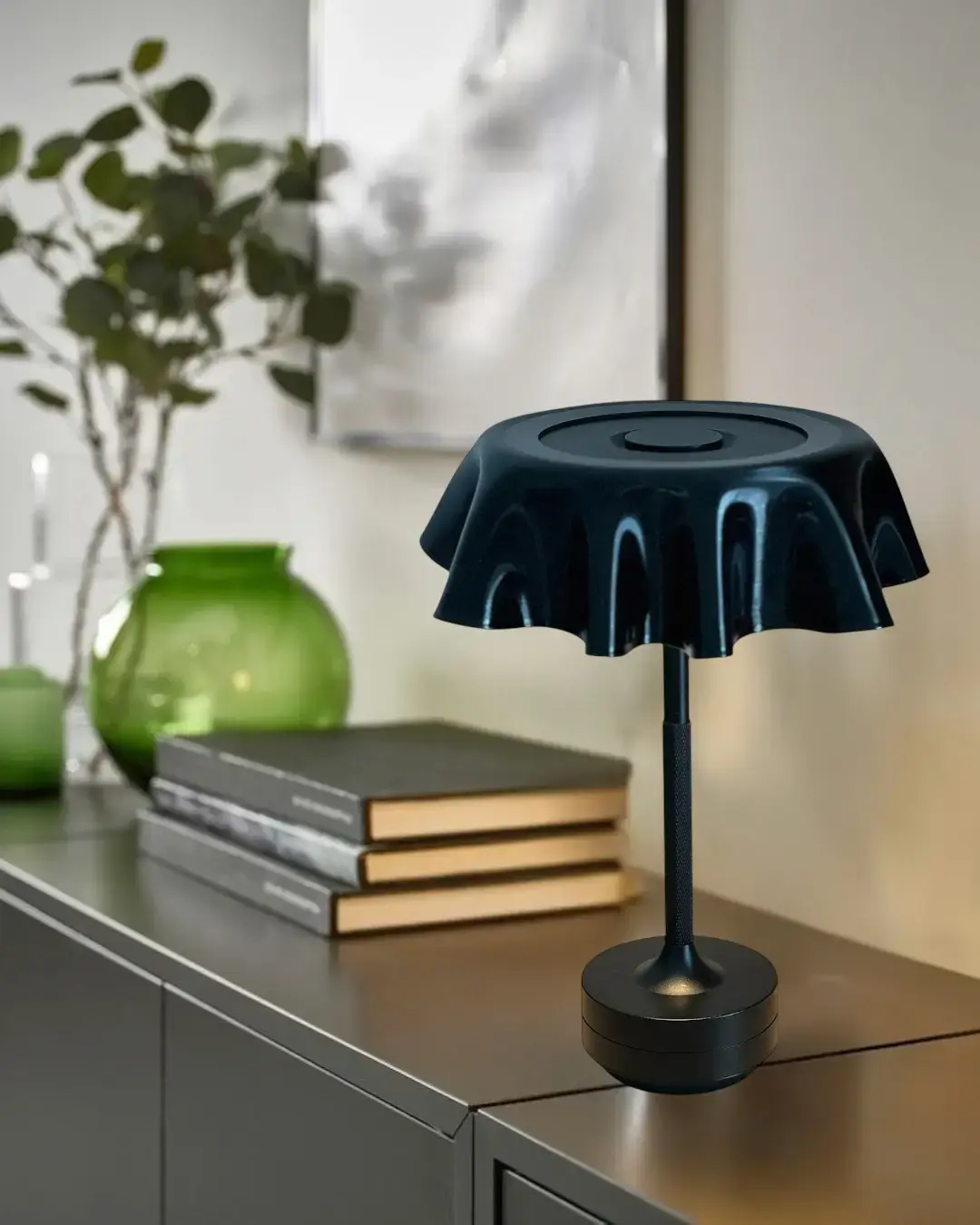 Corp de iluminat din Vinyl Reciclat. Lampa de birou Echo