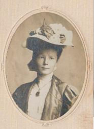 TOFTUM__LAURA-Pic.jpg