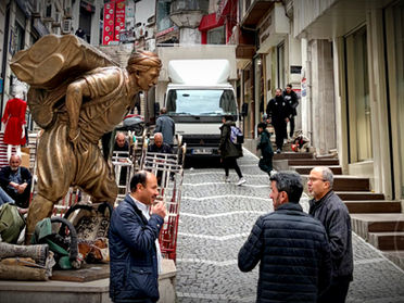You think it’s just a statue in Istanbul. Look behind it