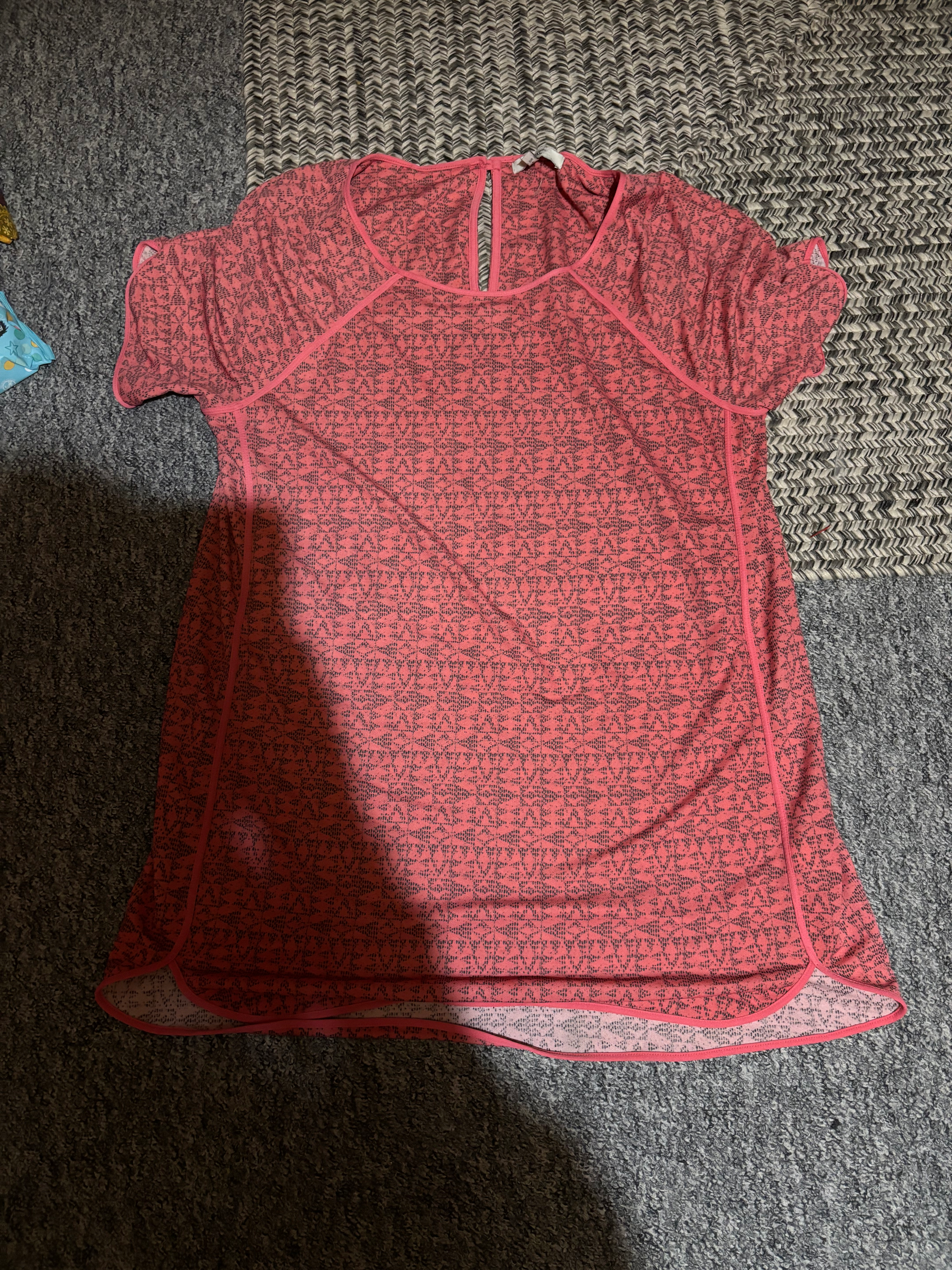 Ladies activewear tshirt size 18