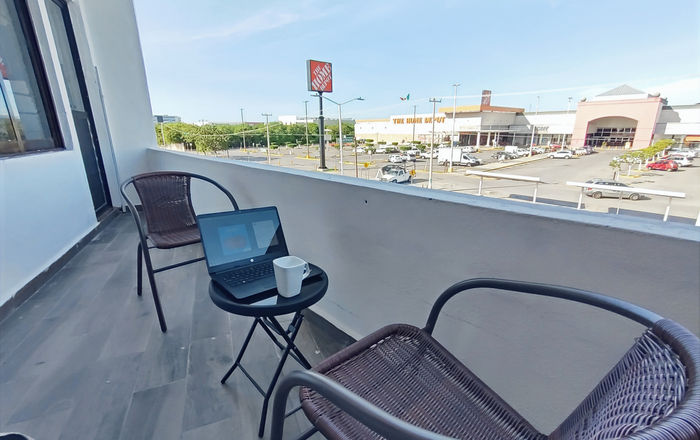 Área de coworking de Omnistar en Ciudad del Carmen