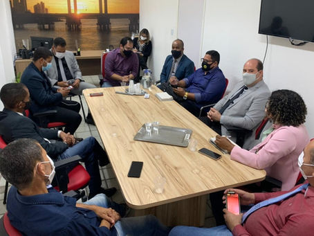 Comissão de vereadores se reúne com secretário de saúde de Juazeiro