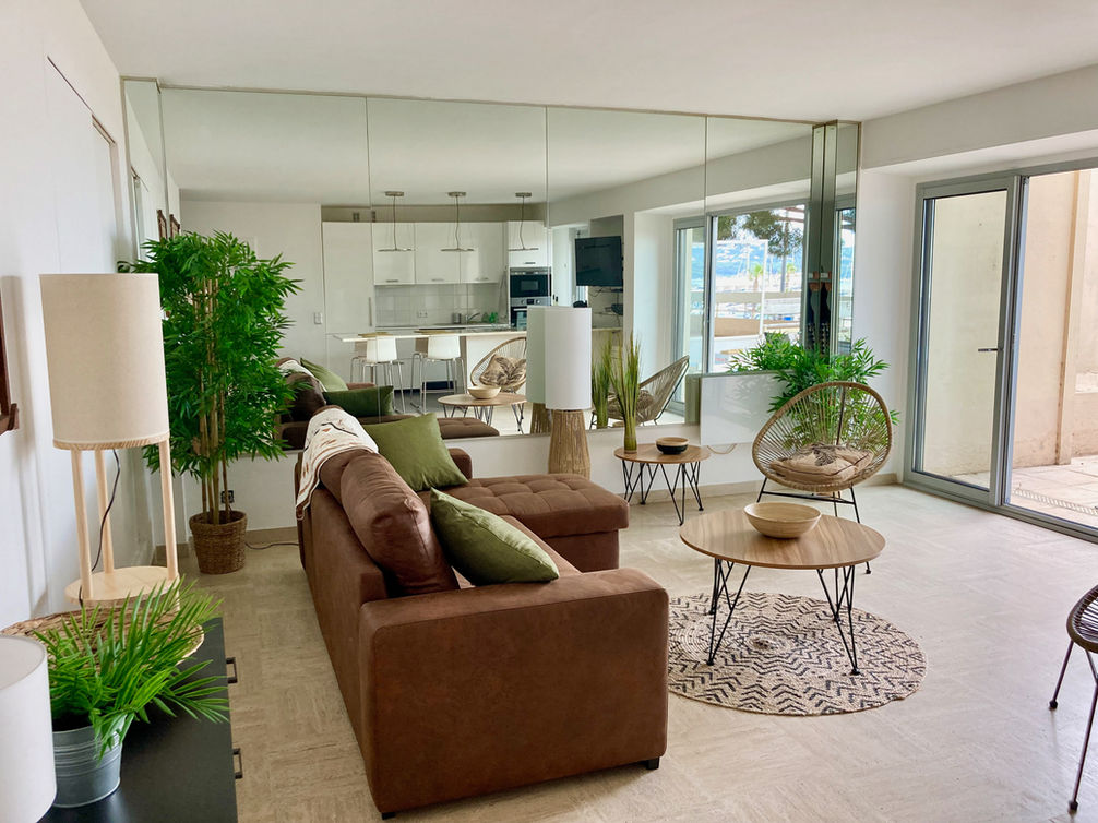 Salon ouvert sur la terrasse