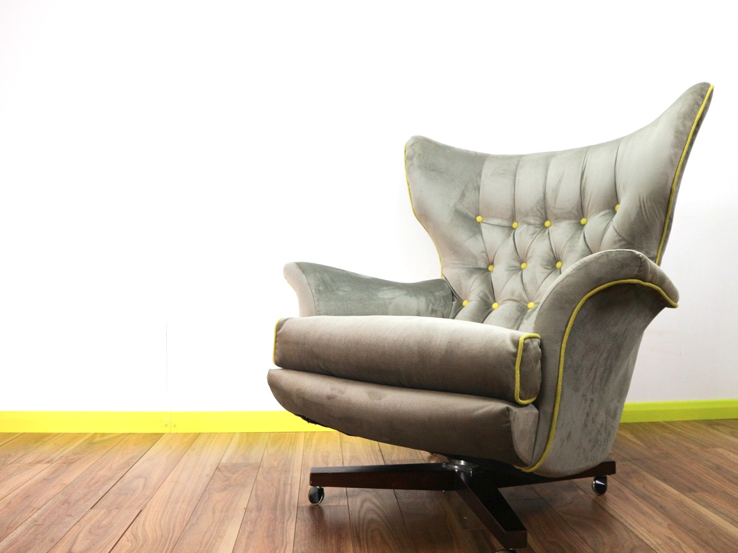 Midcentury vintage G-Plan 6250 Lounge Blofeld swivel Chair