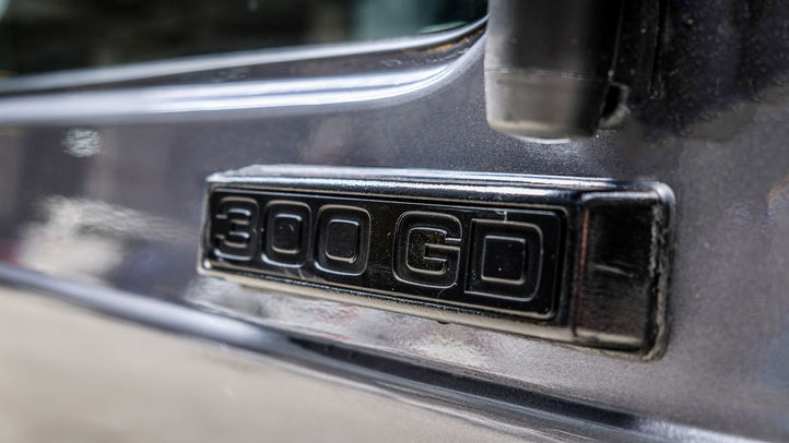 Mercedes G-Class G wagon 300GD Grey | Classic Motorworks Singapore | Singapore's Only Classic & Vintage Car Dealership | Restoration Management | One-Stop Service Provider | Buy Sell Vintage Classic Cars Singapore