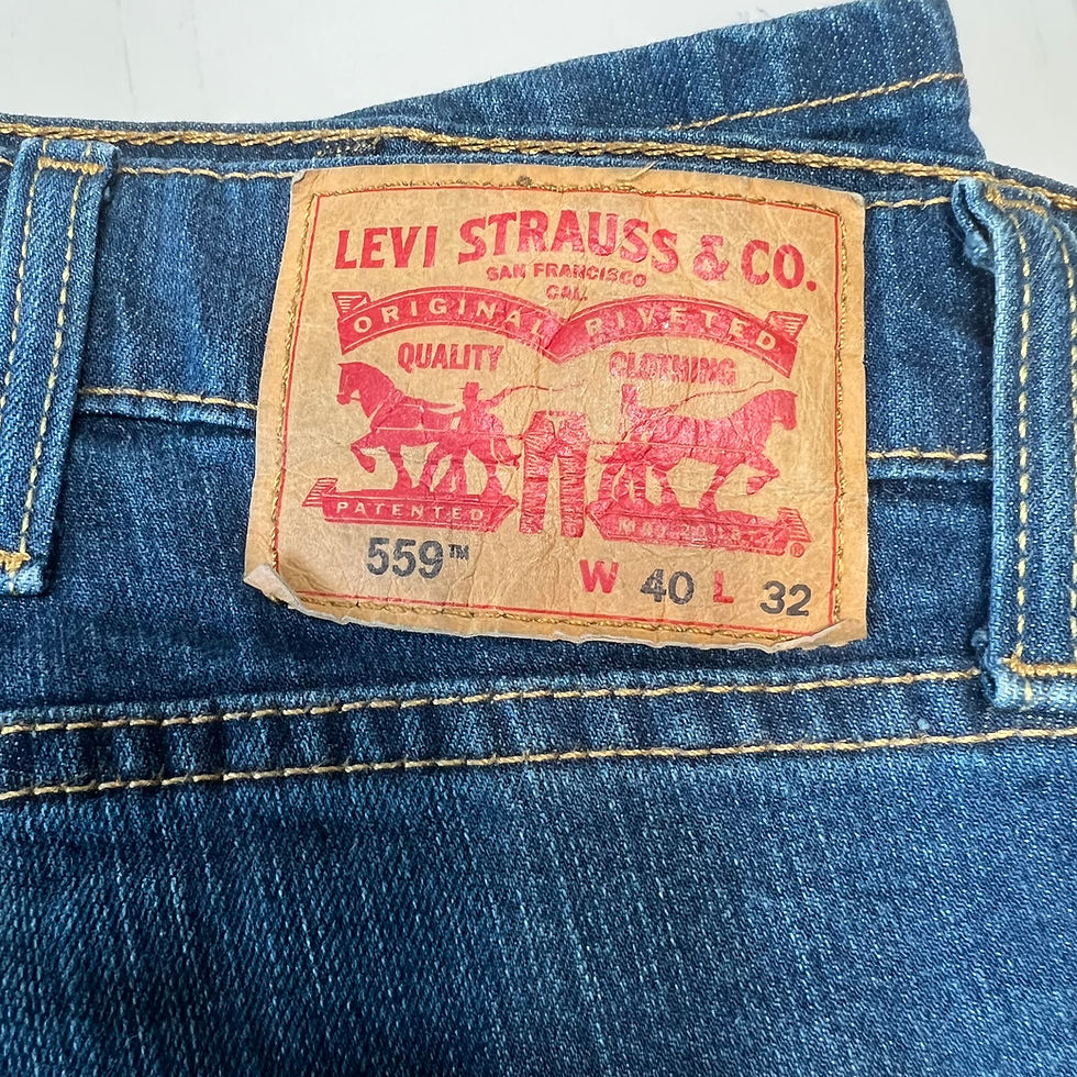 Thumbnail: USED MEN LEVI 559 Relaxed Fit Jeans SIZE 40/32