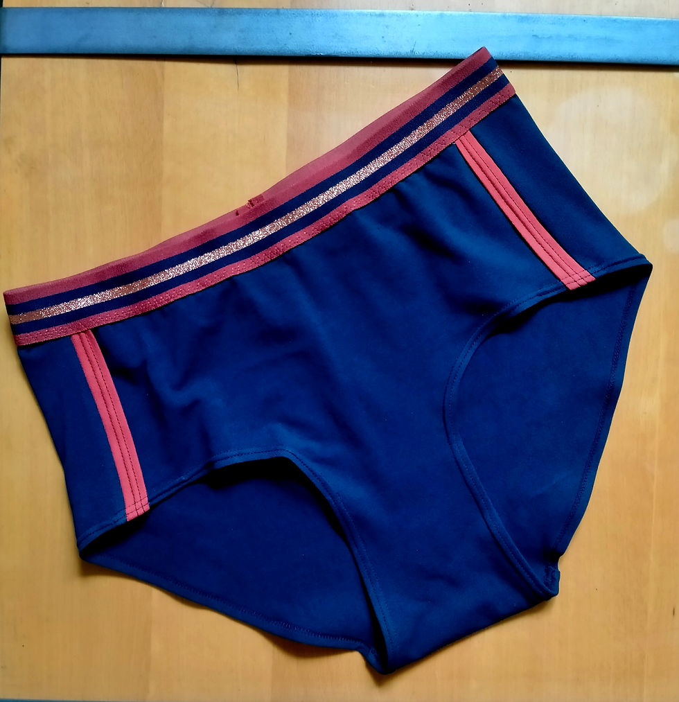 Miniature : Ensemble shorty et brassière sport