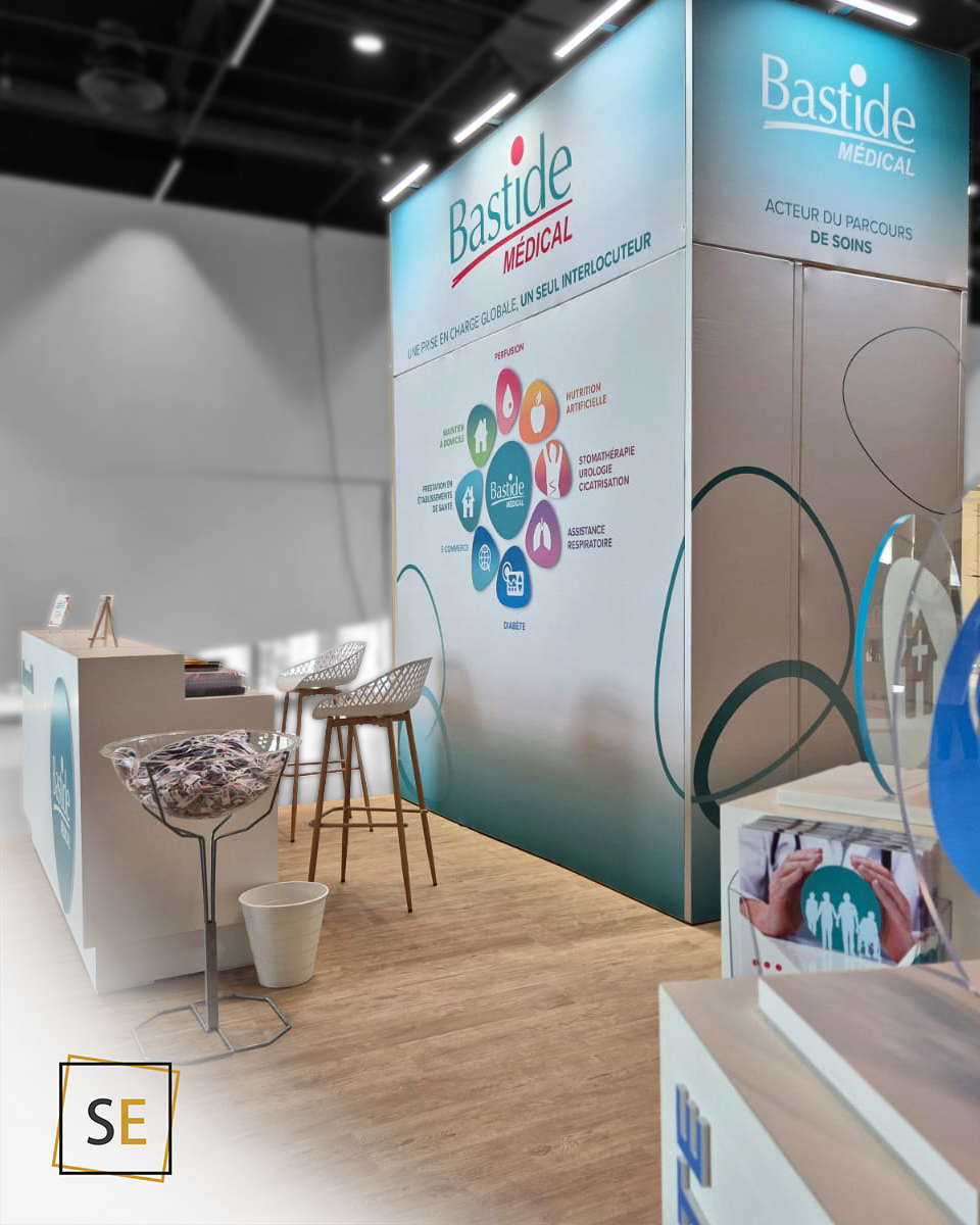 Stand H-line, accueil, trompe l'oeil, plot menuisé avec plexi - Congrès Bastide - H2 - Nimes - Basti