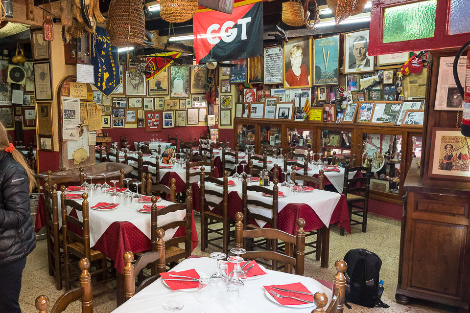 Restaurant med mye dekorasjon