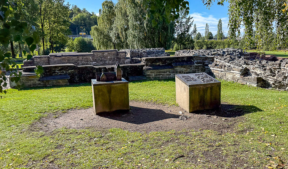 Modell av Mariakirken ved ruinene etter Mariakirken i Oslo