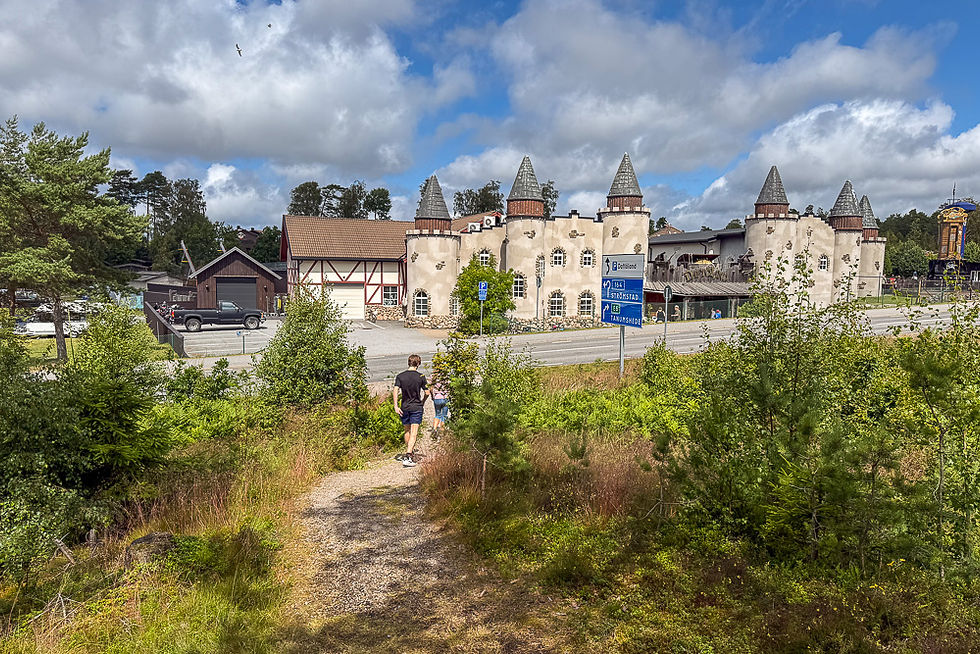 Sti avsluttes ved inngangen til Daftöland i Daftö Resort ved Strömstad