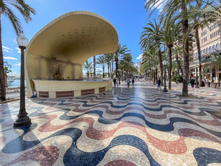 Alicante city - the old town, Santa Cruz, the harbor, the promenade, the beach, the market hall, the parks - what to see in Alicante?