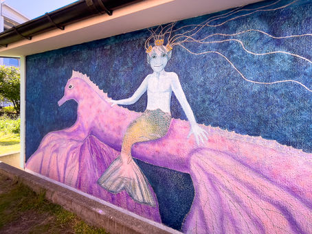 Gatekunst i Strömstad - når fasader og vegger blir kunstverk - street art