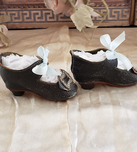 Accessoire chaussures poupée ancienne Antique doll silver shoe button Accessoire chaussures poupée ancienne Antique doll silver shoe button