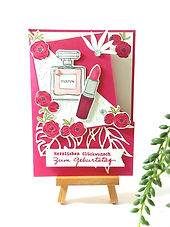 pinke Karte mit Lippenstift