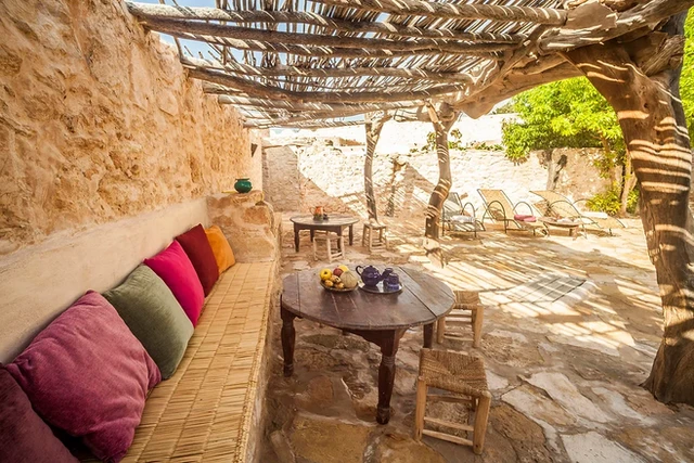 outdoor seating 